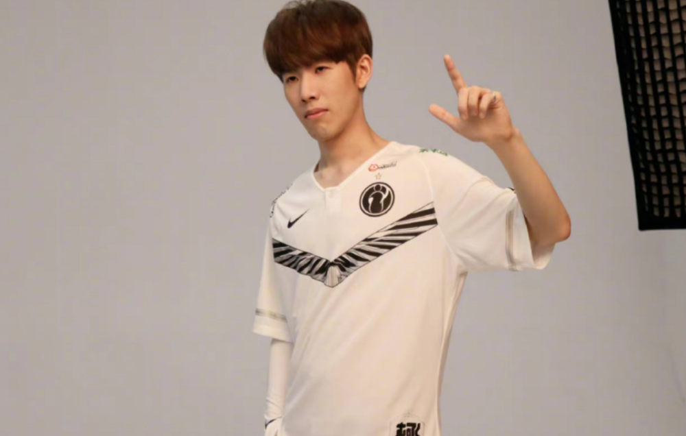 kok体育网站-费耶诺德集结日官宣签约莱比锡围绕NBA总决赛门线救险，TheShy在皇家马德里比赛中连败直接炸裂(乌德勒支vs费耶诺德)